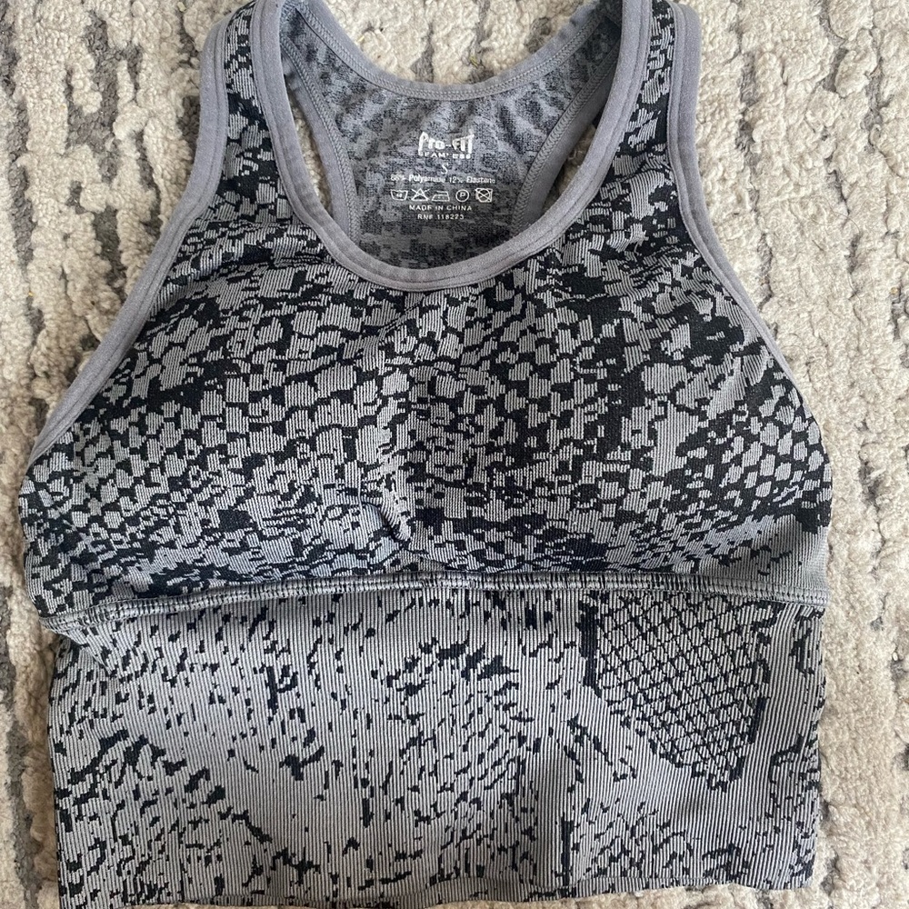 Pro fit crop top sports bra